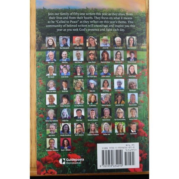 Walking in Grace Large 2024 by Guideposts 2023 Trade Paperback Religious PB - Picture 4 of 6